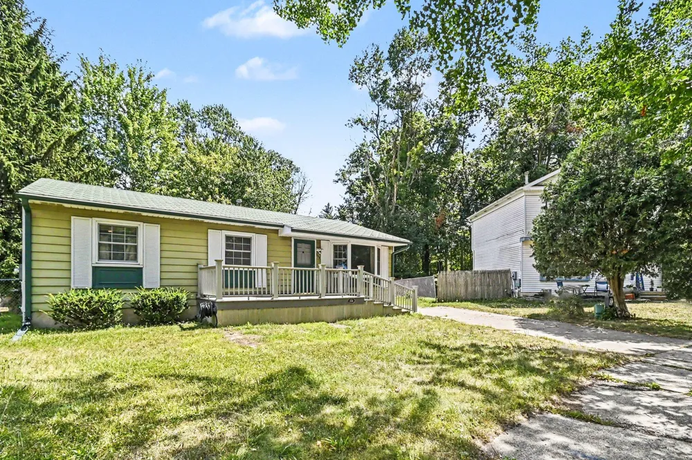 234 Trinity Circle Lansing City, MI 48911