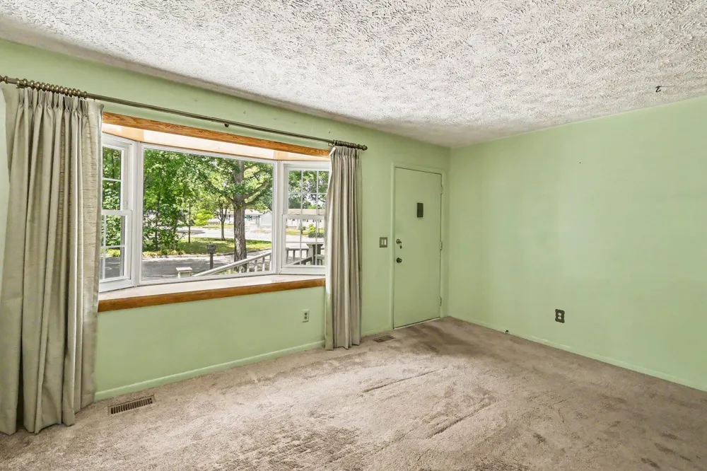 234 Trinity Circle Lansing City, MI 48911
