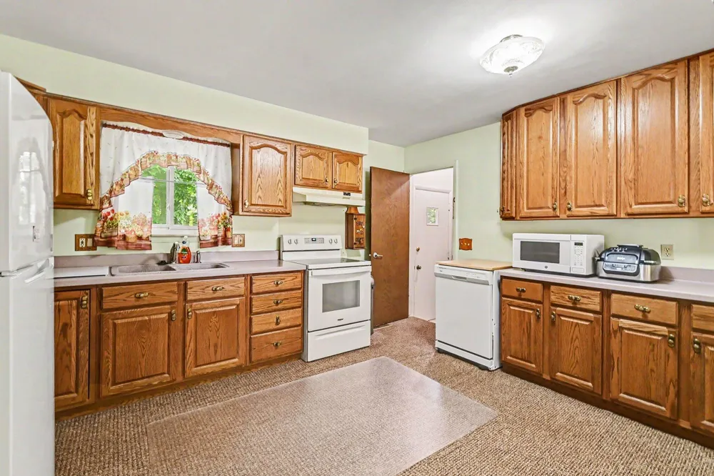 234 Trinity Circle Lansing City, MI 48911