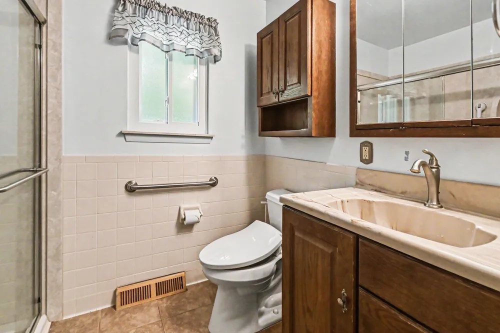 234 Trinity Circle Lansing City, MI 48911