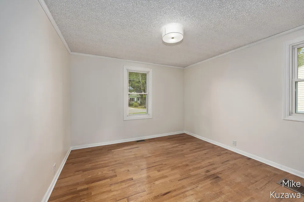 3901 Suburban Shores Drive NE Plainfield Charter Township, MI 49525
