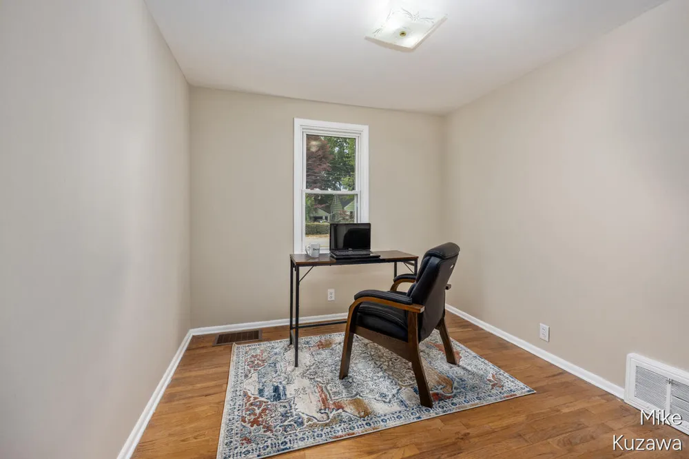 3901 Suburban Shores Drive NE Plainfield Charter Township, MI 49525