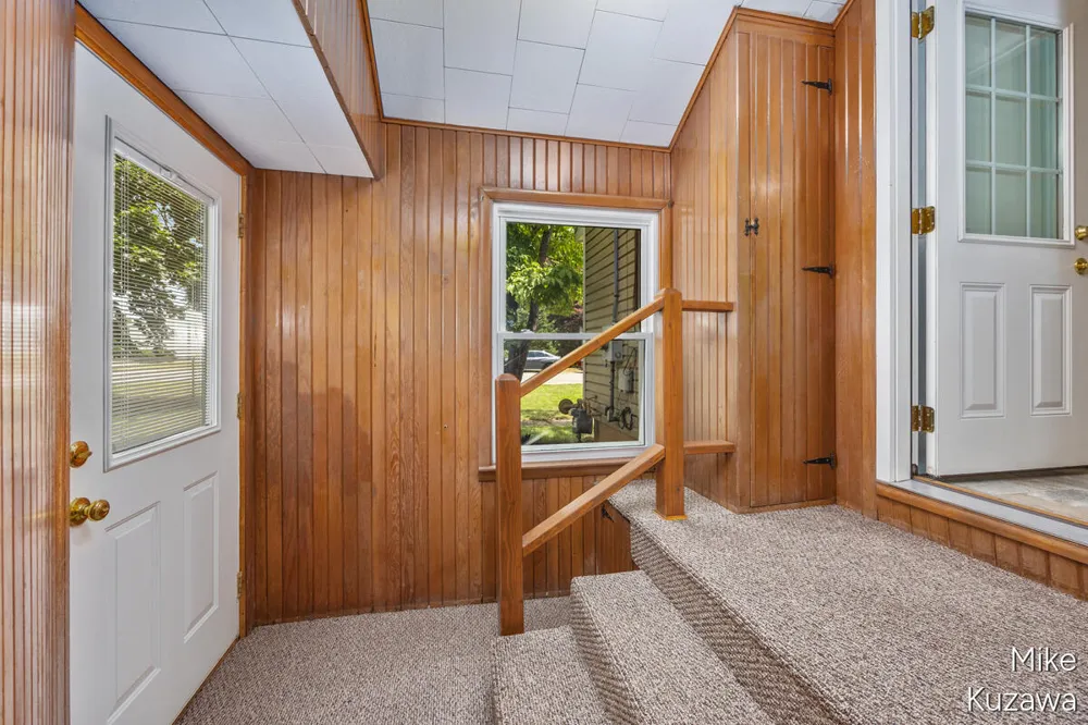 3901 Suburban Shores Drive NE Plainfield Charter Township, MI 49525