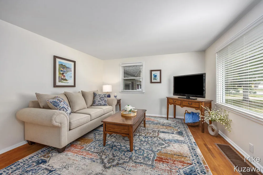 3901 Suburban Shores Drive NE Plainfield Charter Township, MI 49525