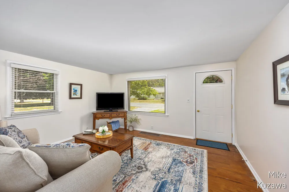 3901 Suburban Shores Drive NE Plainfield Charter Township, MI 49525