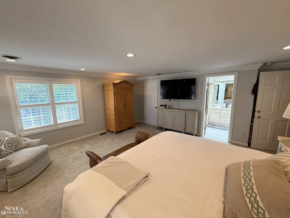67 Stanton Lane Grosse Pointe Farms City, MI 48236