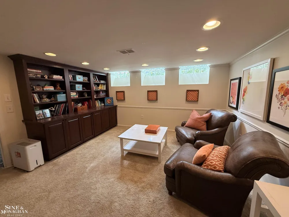 67 Stanton Lane Grosse Pointe Farms City, MI 48236