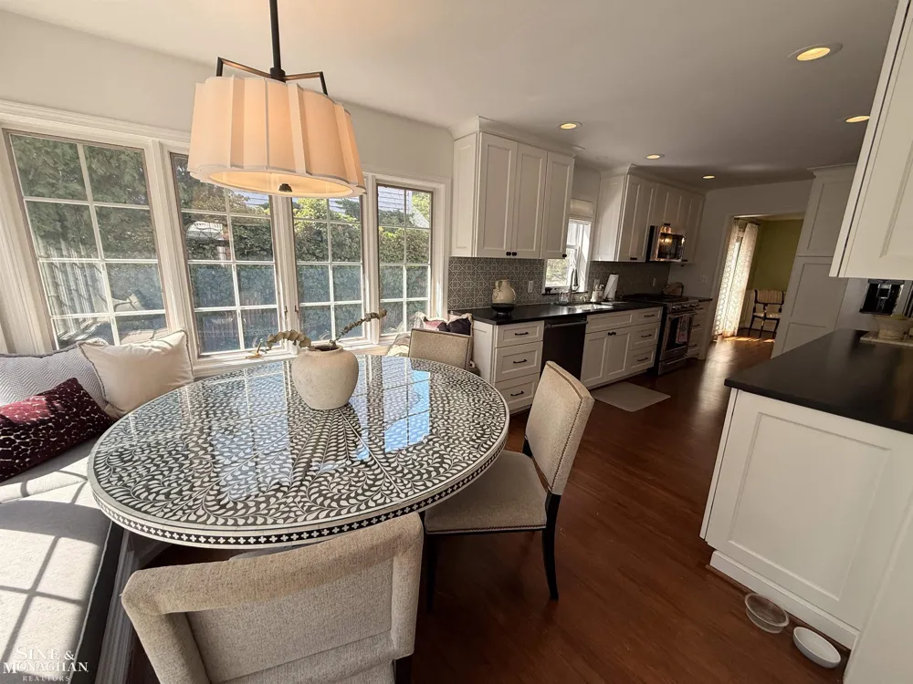 67 Stanton Lane Grosse Pointe Farms City, MI 48236