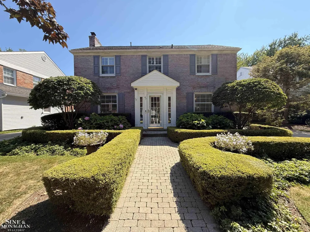 67 Stanton Lane Grosse Pointe Farms City, MI 48236