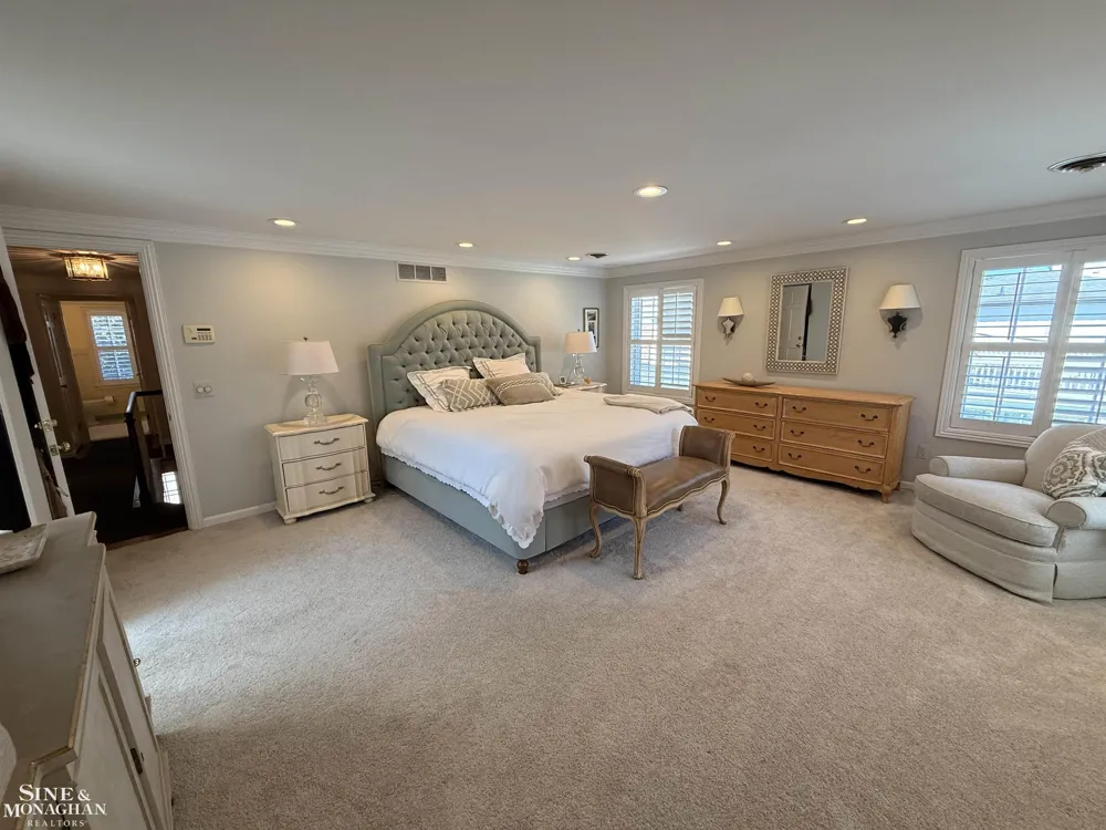 67 Stanton Lane Grosse Pointe Farms City, MI 48236