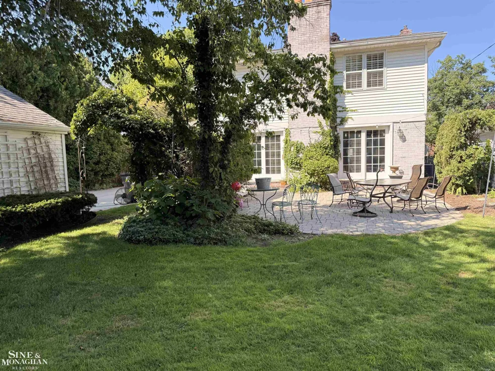 67 Stanton Lane Grosse Pointe Farms City, MI 48236