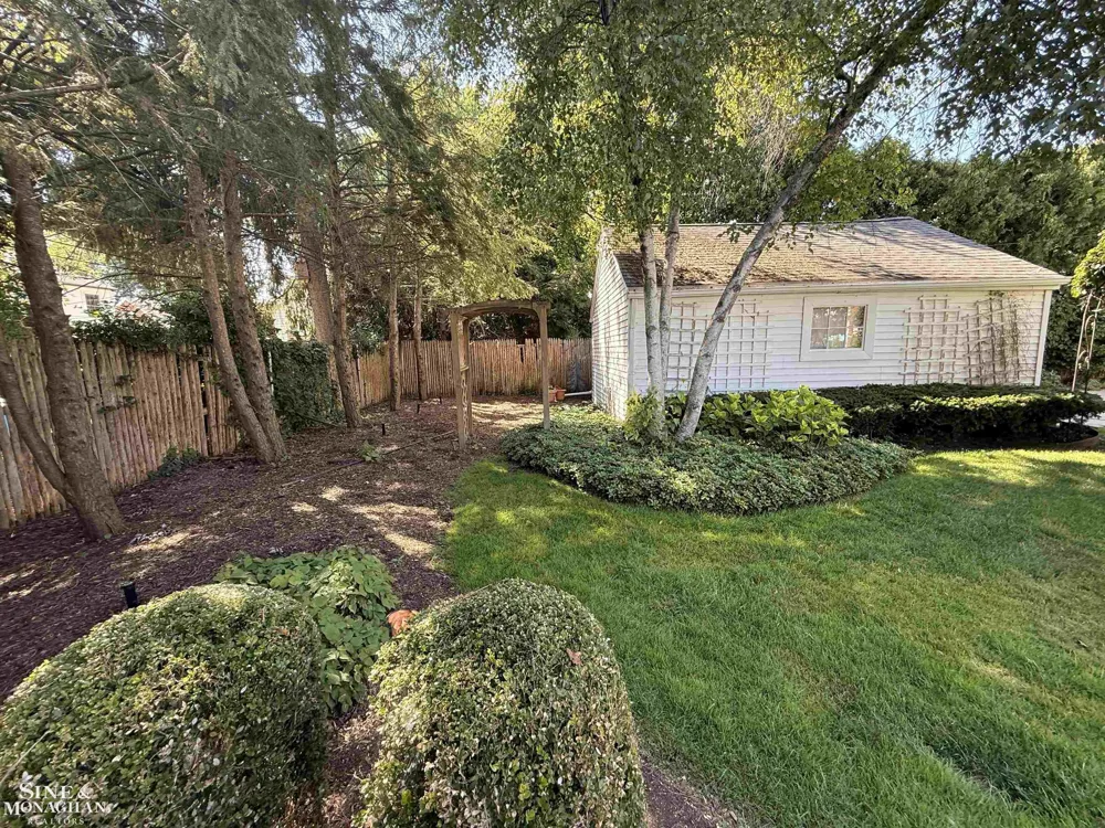67 Stanton Lane Grosse Pointe Farms City, MI 48236