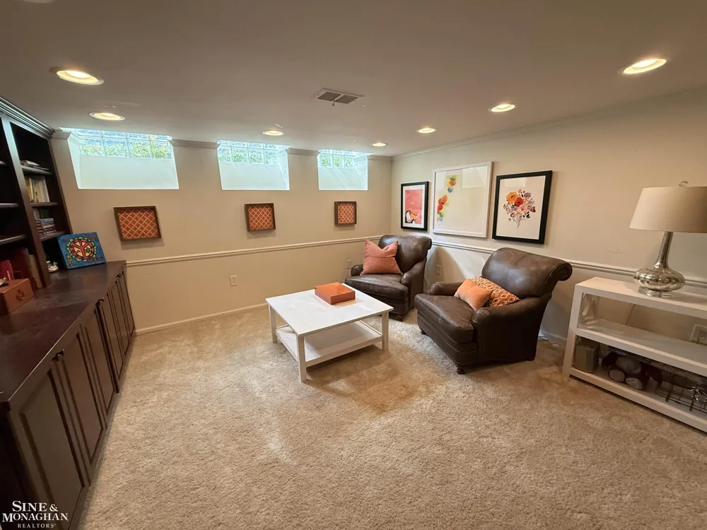 67 Stanton Lane Grosse Pointe Farms City, MI 48236