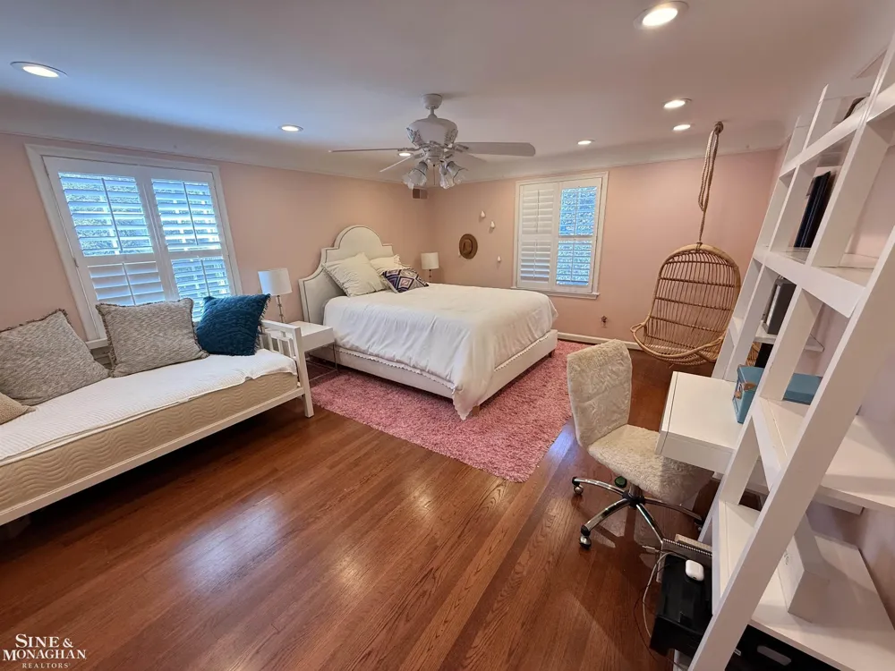 67 Stanton Lane Grosse Pointe Farms City, MI 48236