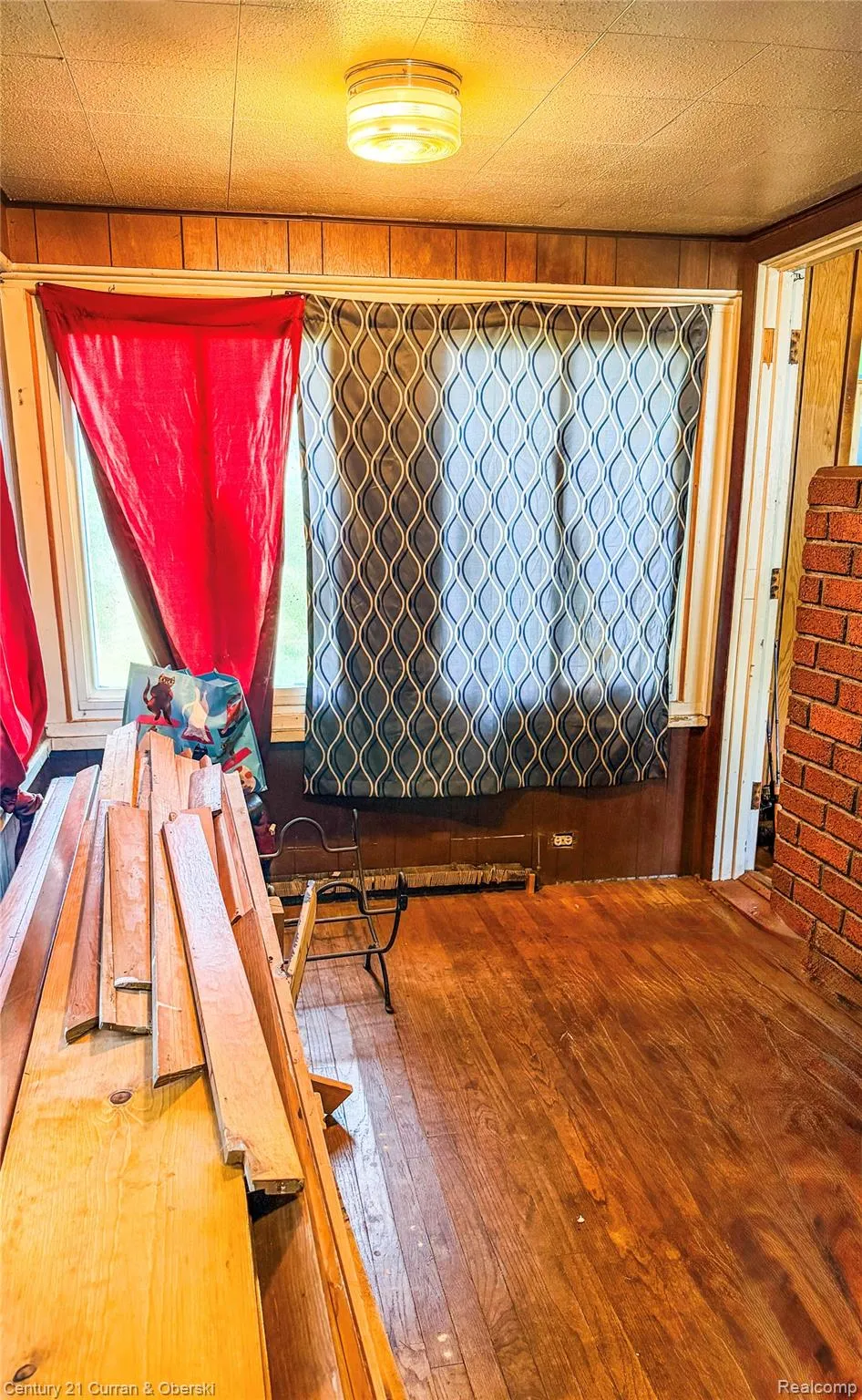 209 S Fifth Street Roscommon Village, MI 48653