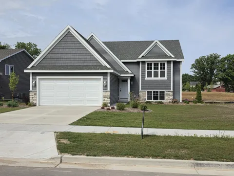 3332 Nature View Drive SE