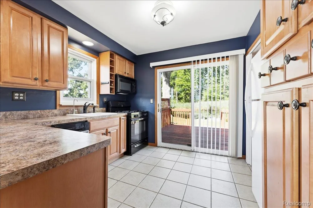 34868 W Jefferson Avenue Brownstown Charter Township, MI 48173