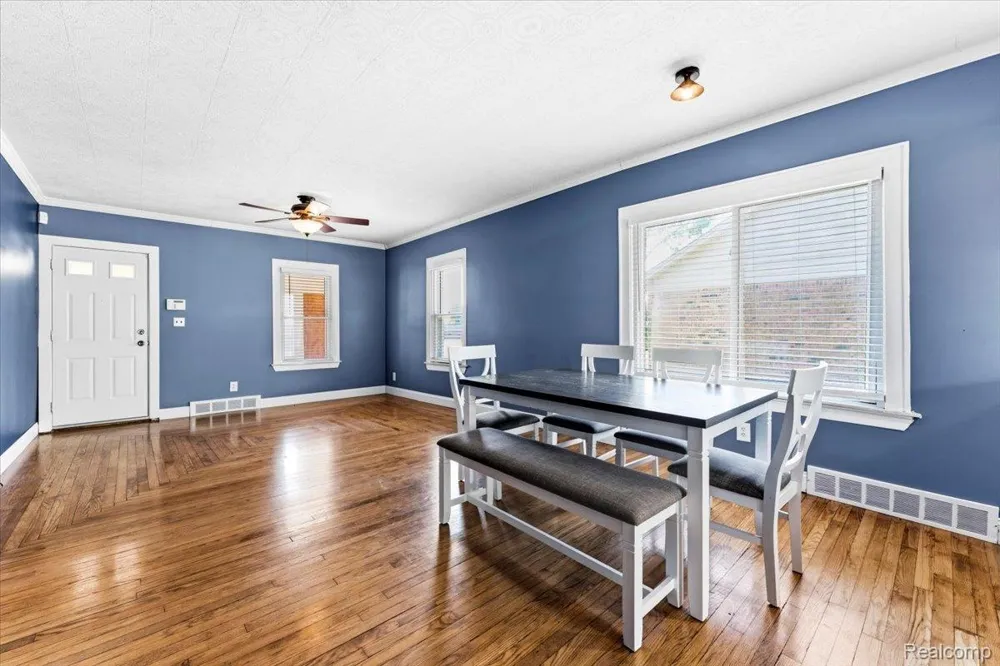 34868 W Jefferson Avenue Brownstown Charter Township, MI 48173