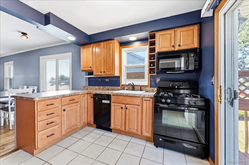 34868 W Jefferson Avenue Brownstown Charter Township, MI 48173