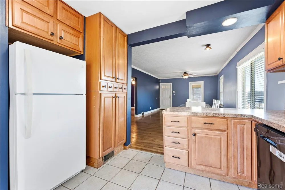 34868 W Jefferson Avenue Brownstown Charter Township, MI 48173