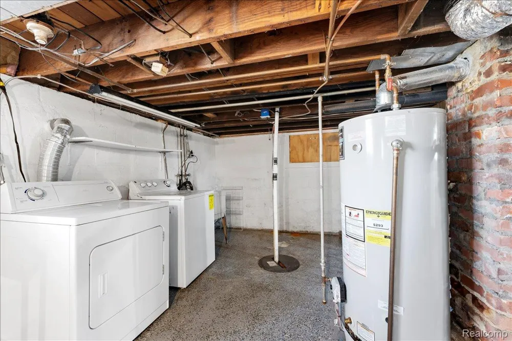 34868 W Jefferson Avenue Brownstown Charter Township, MI 48173