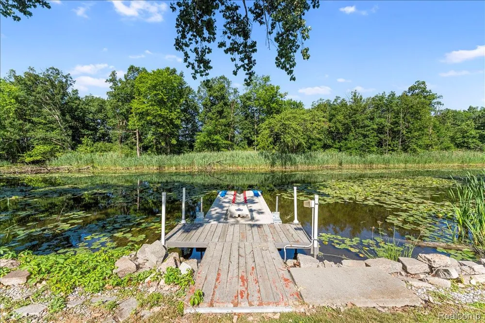 34868 W Jefferson Avenue Brownstown Charter Township, MI 48173