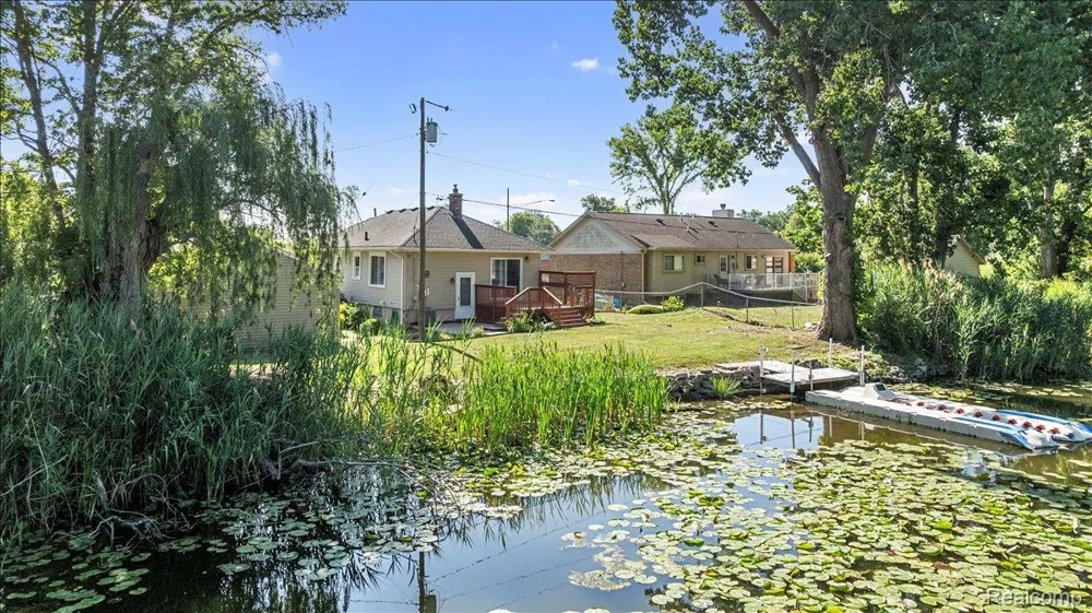 34868 W Jefferson Avenue Brownstown Charter Township, MI 48173