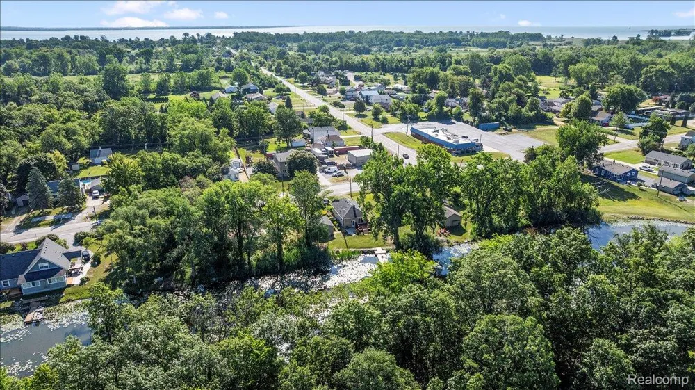34868 W Jefferson Avenue Brownstown Charter Township, MI 48173
