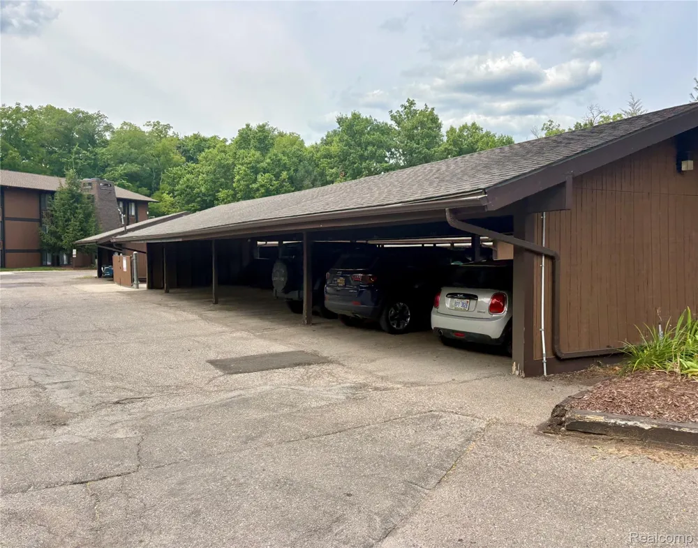 1736 Grove Road #102 York Charter Township, MI 48198