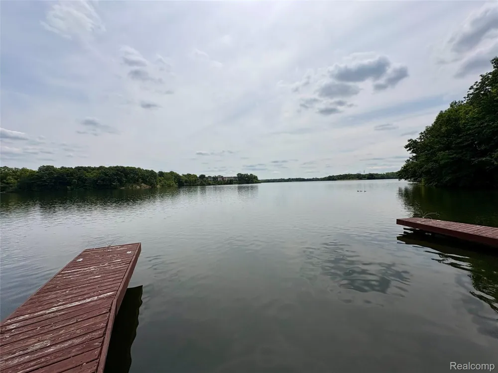 1736 Grove Road #102 York Charter Township, MI 48198