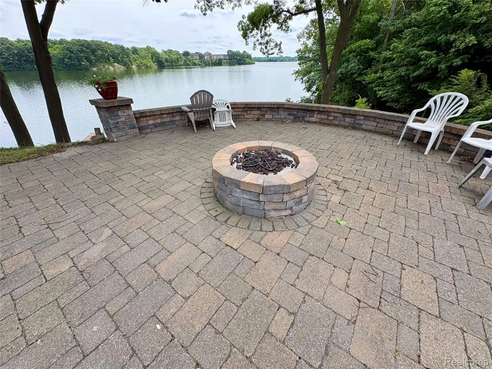 1736 Grove Road #102 York Charter Township, MI 48198