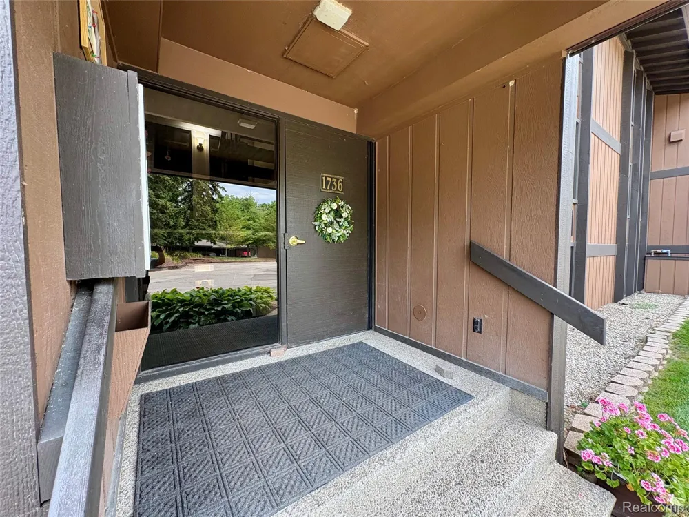 1736 Grove Road #102 York Charter Township, MI 48198