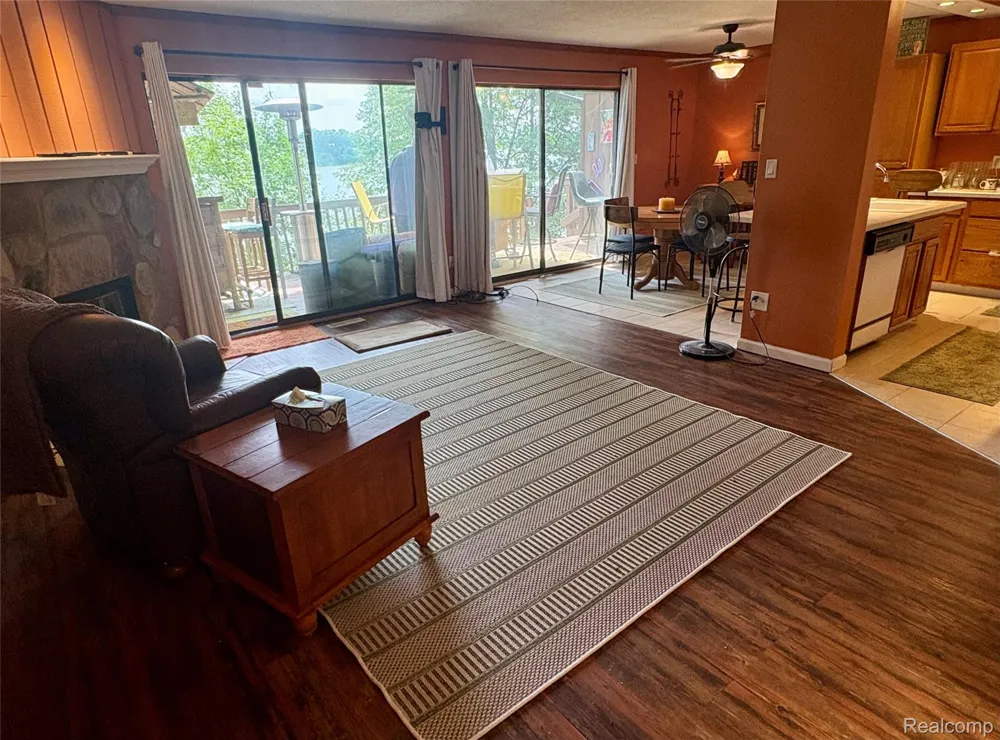 1736 Grove Road #102 York Charter Township, MI 48198