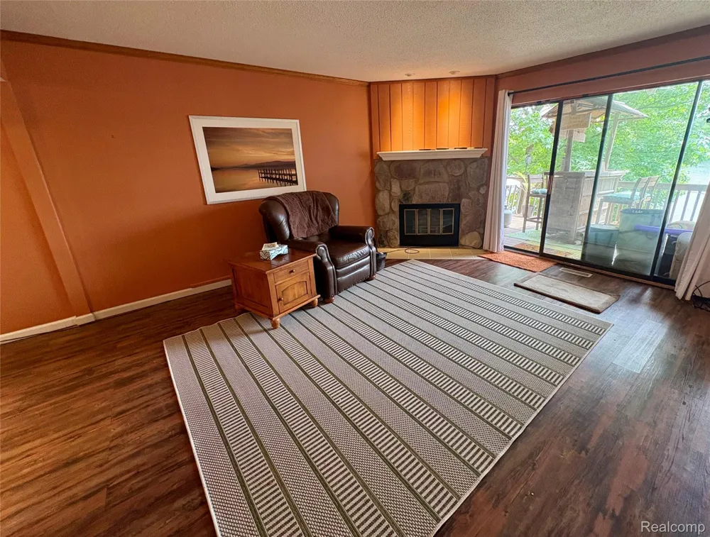 1736 Grove Road #102 York Charter Township, MI 48198