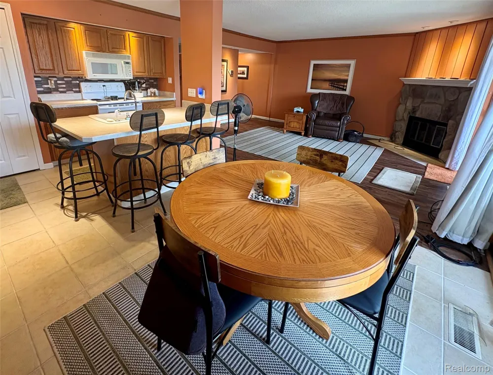 1736 Grove Road #102 York Charter Township, MI 48198