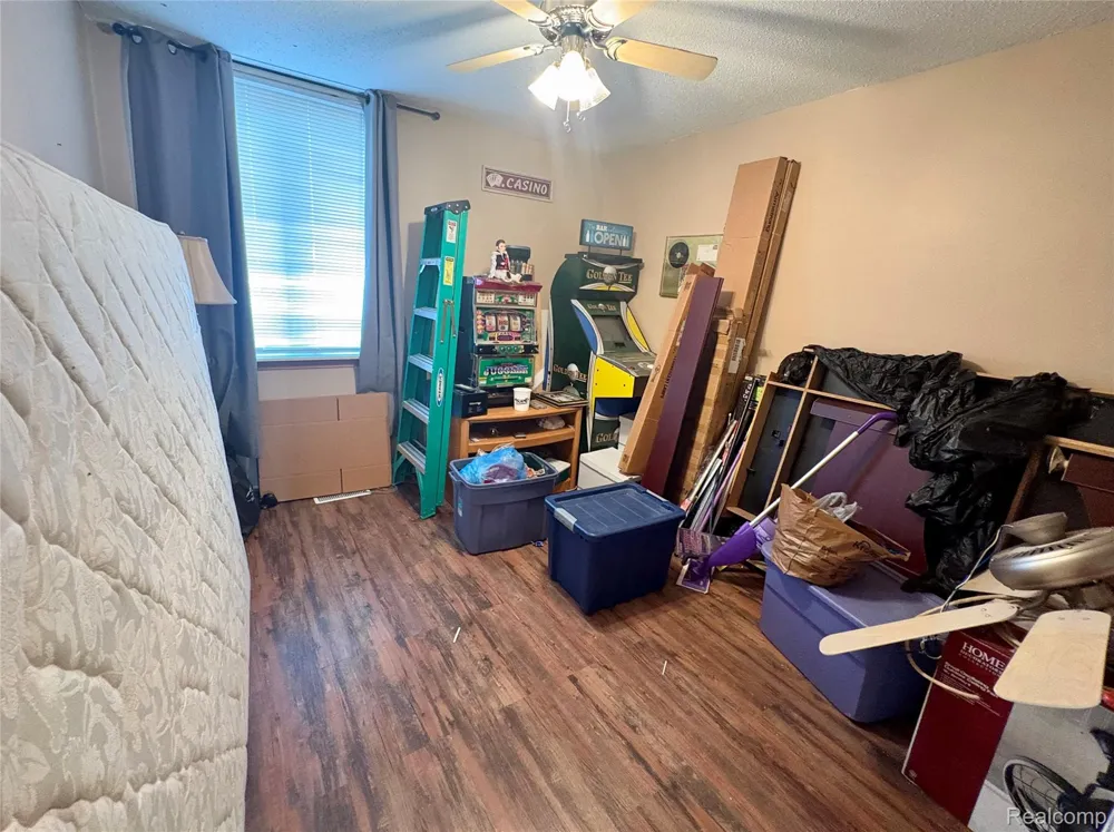 1736 Grove Road #102 York Charter Township, MI 48198