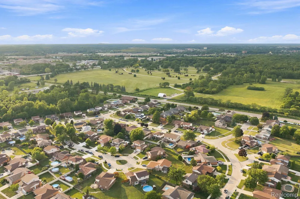 17900 Woodridge Drive Brownstown Charter Township, MI 48193
