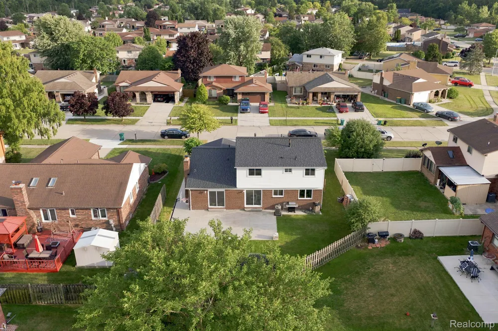 17900 Woodridge Drive Brownstown Charter Township, MI 48193