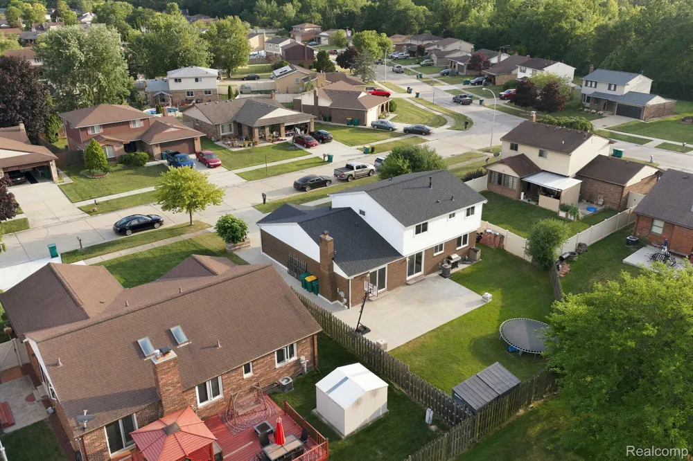 17900 Woodridge Drive Brownstown Charter Township, MI 48193