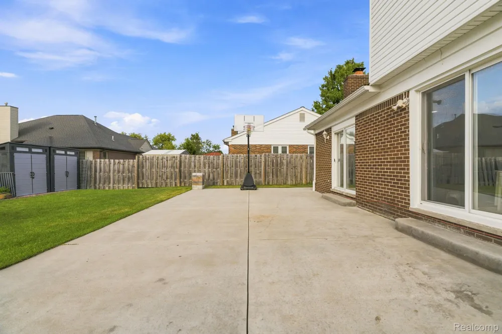 17900 Woodridge Drive Brownstown Charter Township, MI 48193