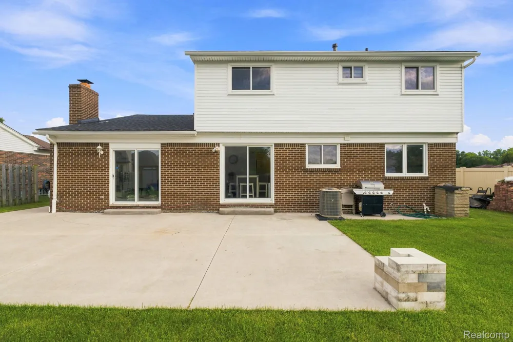 17900 Woodridge Drive Brownstown Charter Township, MI 48193
