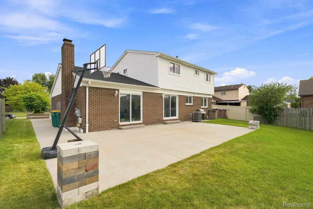 17900 Woodridge Drive Brownstown Charter Township, MI 48193