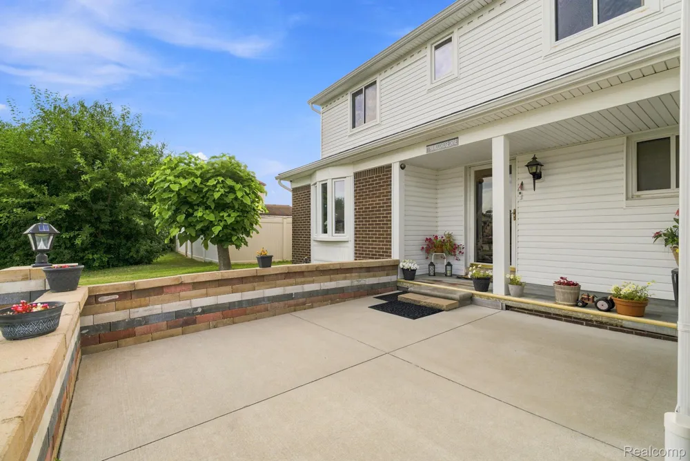 17900 Woodridge Drive Brownstown Charter Township, MI 48193