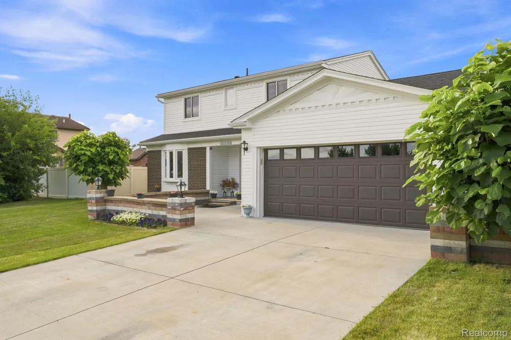 17900 Woodridge Drive Brownstown Charter Township, MI 48193