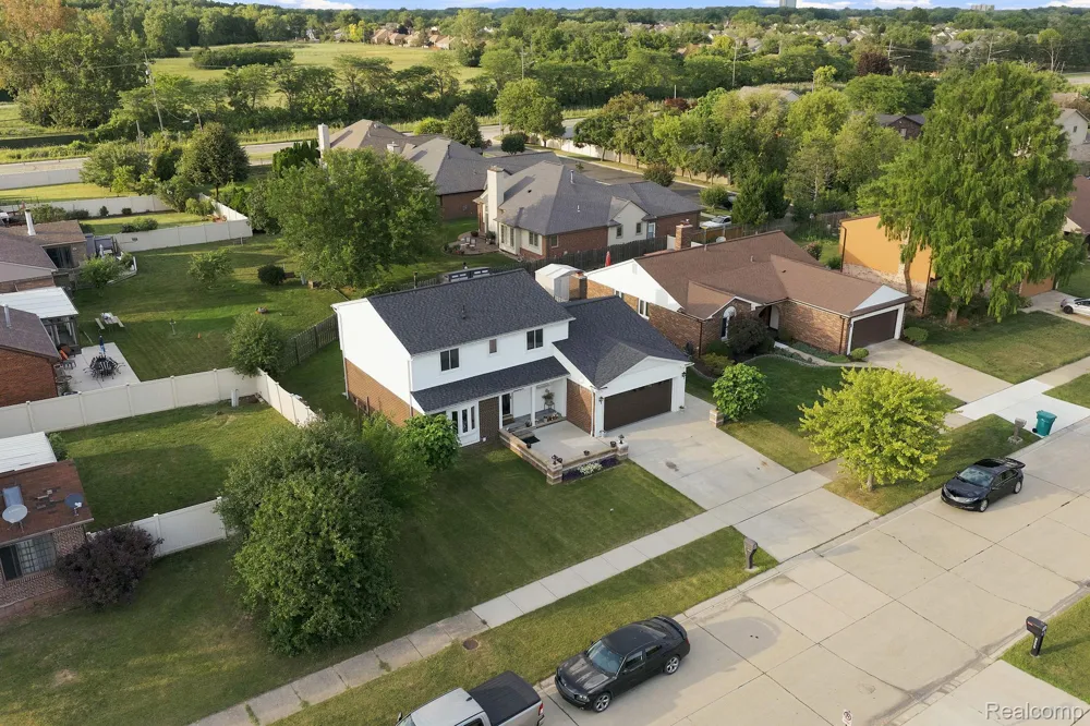 17900 Woodridge Drive Brownstown Charter Township, MI 48193