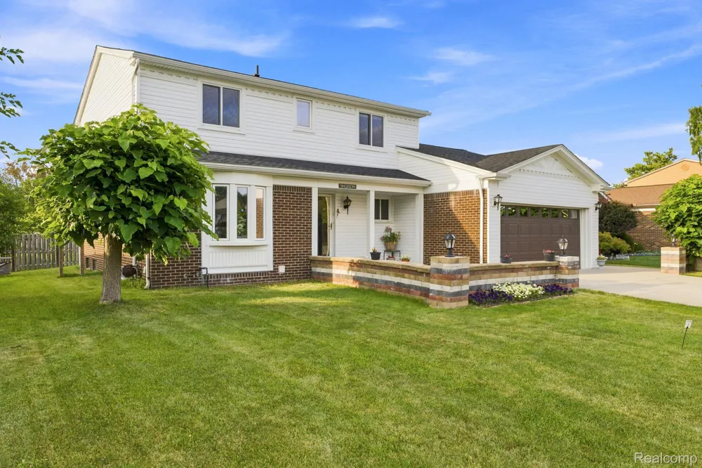 17900 Woodridge Drive Brownstown Charter Township, MI 48193