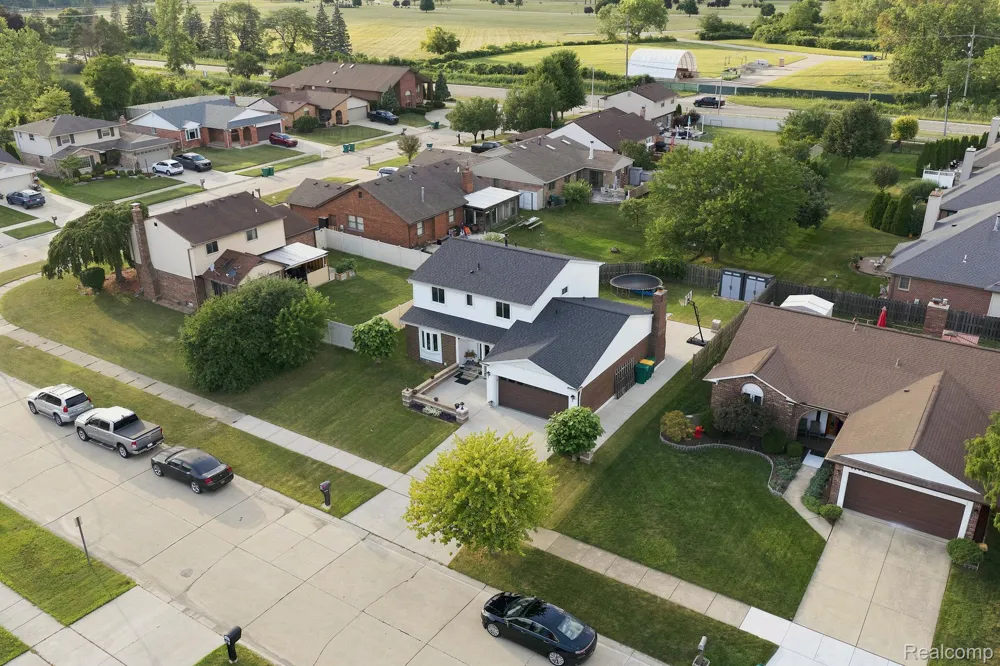 17900 Woodridge Drive Brownstown Charter Township, MI 48193