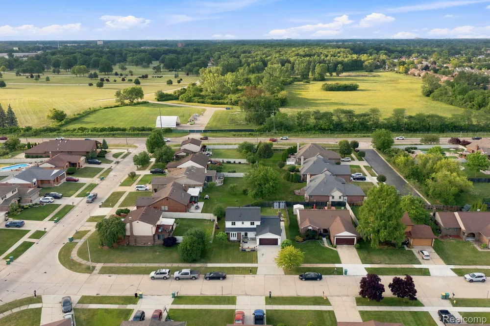 17900 Woodridge Drive Brownstown Charter Township, MI 48193