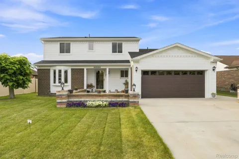 17900 Woodridge Drive