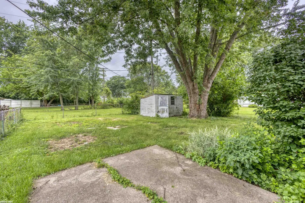 14846 Stephens Dr Drive Eastpointe City, MI 48021